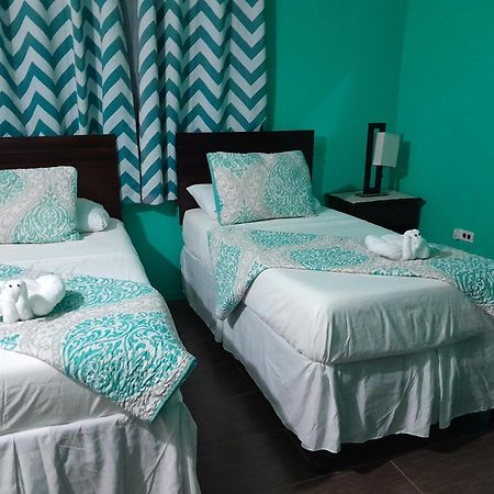Bailey'S Bed And Breakfast Runaway Bay Eksteriør bilde