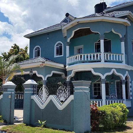 Bailey'S Bed And Breakfast Runaway Bay Eksteriør bilde