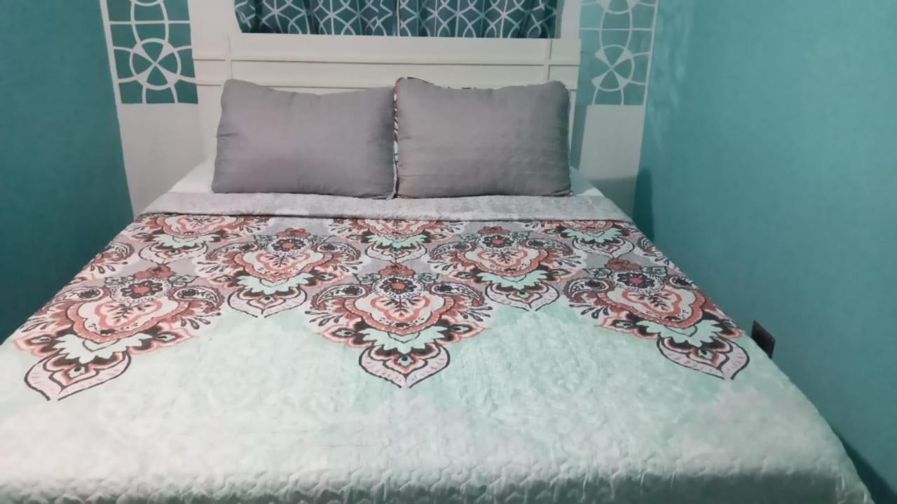 Bailey'S Bed And Breakfast Runaway Bay Eksteriør bilde
