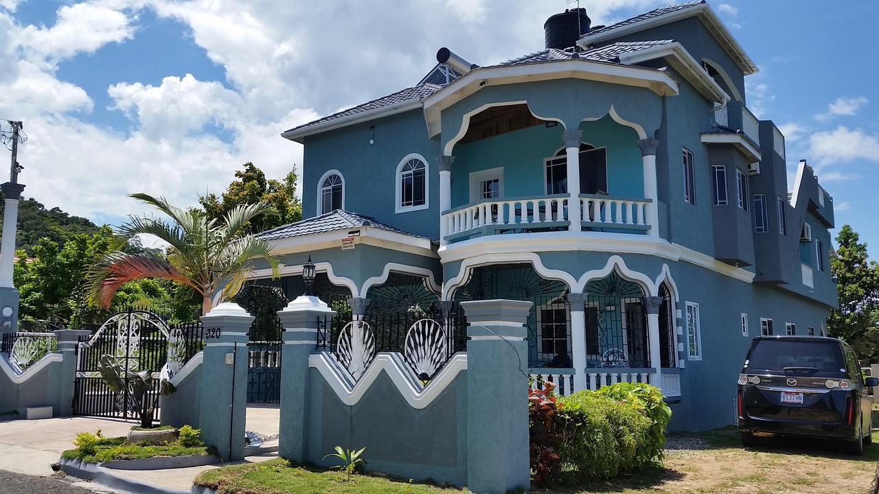 Bailey'S Bed And Breakfast Runaway Bay Eksteriør bilde